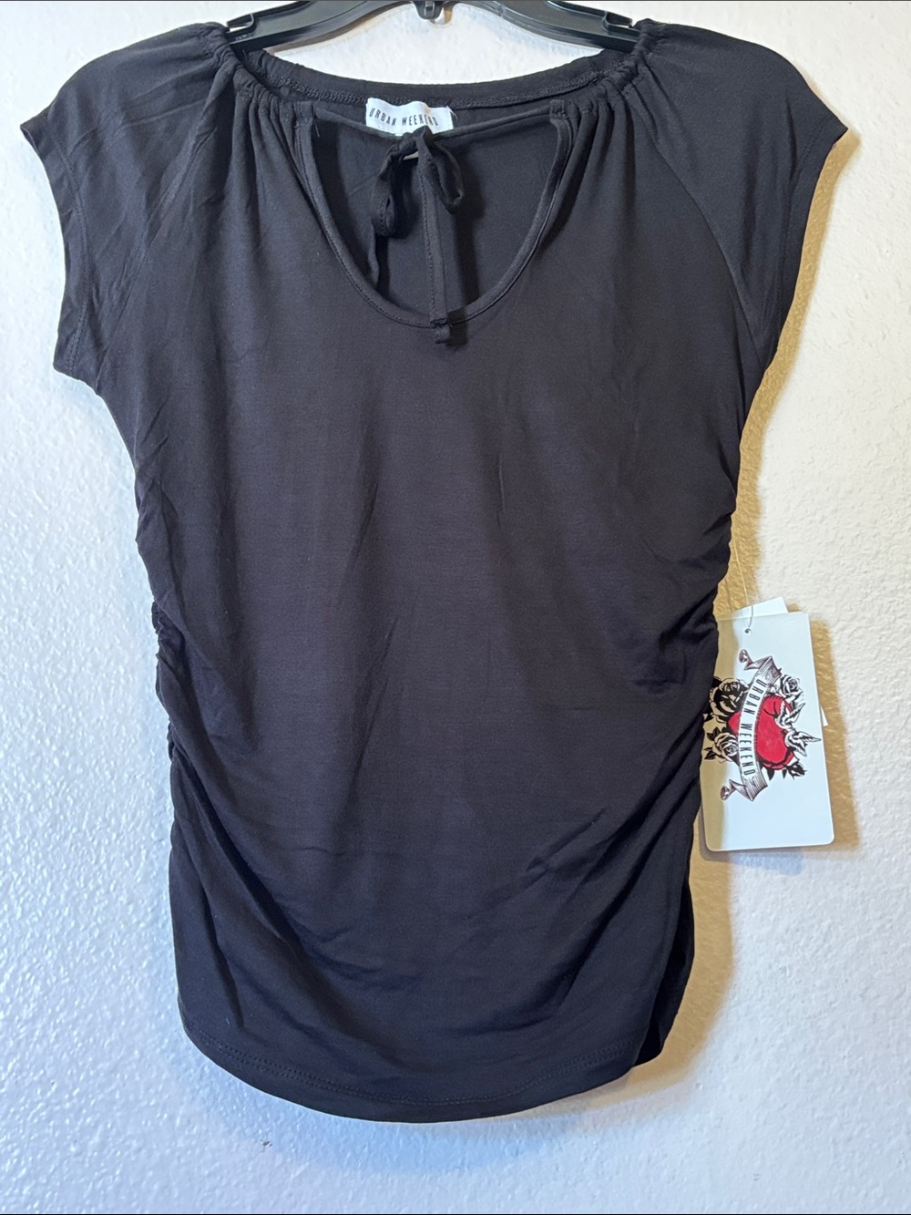 Urban Weekend Black Ruched Cap Sleeve Top Keyhole Tie Neck M